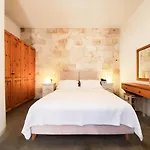 St. George Apartment *