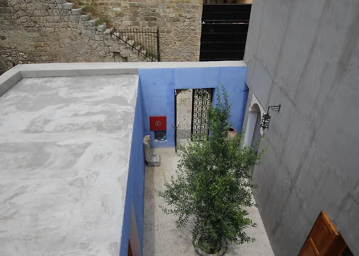 St. George Apartment *